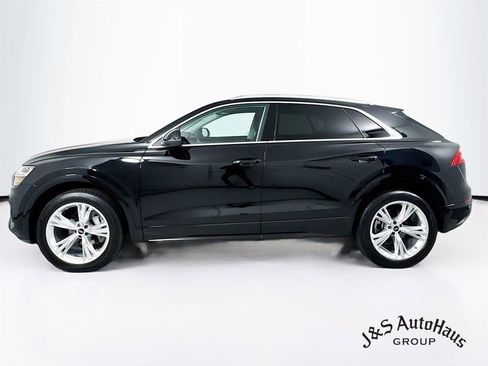 Used 2022 Audi Q8 Premium w/ Convenience Package image 4