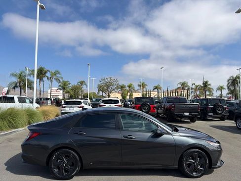 Used 2023 Hyundai Elantra SEL FWD image 3