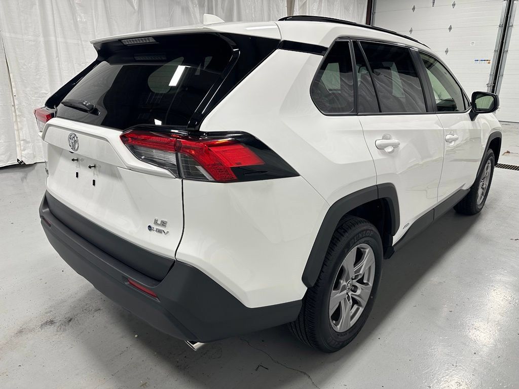 Used 2025 Toyota RAV4 LE AWD/4WD image 7