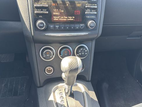 Used 2013 Nissan Rogue SV FWD image 27