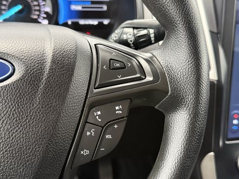 Used 2023 Ford Edge SE image 25