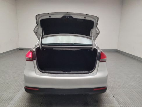 Used 2017 Kia Forte LX image 29
