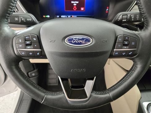 Used 2020 Ford Escape Titanium image 27
