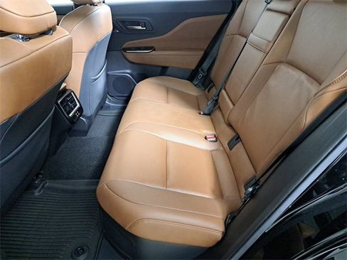 Used 2025 Toyota Crown Signia image 12