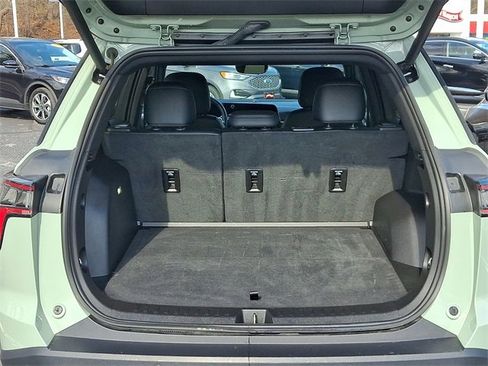 Used 2025 Chevrolet Equinox LT w/ Convenience Package II image 29