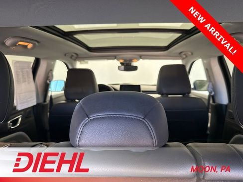 Certified 2022 Jeep Compass Latitude w/ Sun and Sound Group image 9