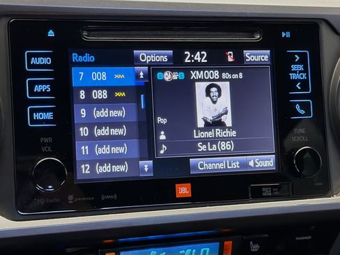 Used 2016 Toyota Tacoma Limited w/ Towing Package image 8