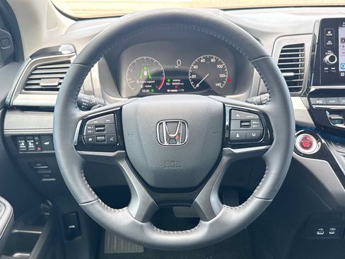Certified 2026 Honda Odyssey Touring image 11