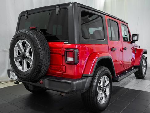 Used 2022 Jeep Wrangler Unlimited Sahara w/ Cold Weather Group AWD/4WD image 4