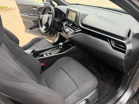 Used 2018 Toyota C-HR XLE FWD image 20
