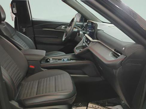 Used 2025 Ford Explorer ST-Line image 27