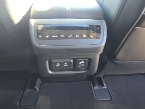 New 2026 Nissan Pathfinder Platinum image 34