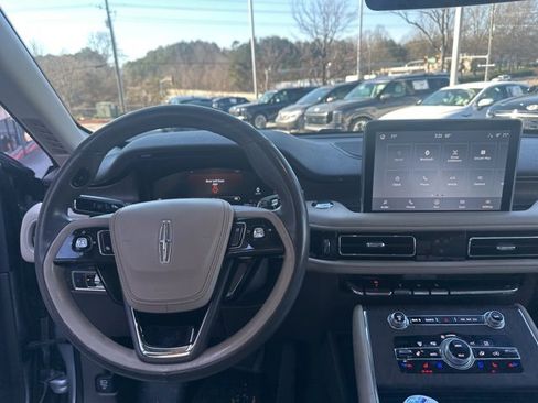Used 2020 Lincoln Aviator Reserve w/ Equipment Group 201A image 8