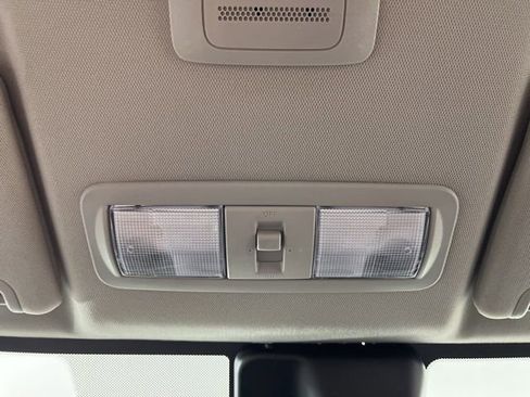 Used 2023 Nissan Frontier SV w/ Technology Package image 33