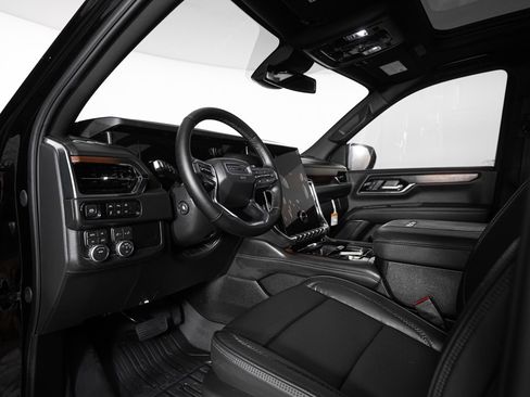 Used 2026 GMC Yukon Denali w/ Sun & Power Step Package AWD/4WD image 16