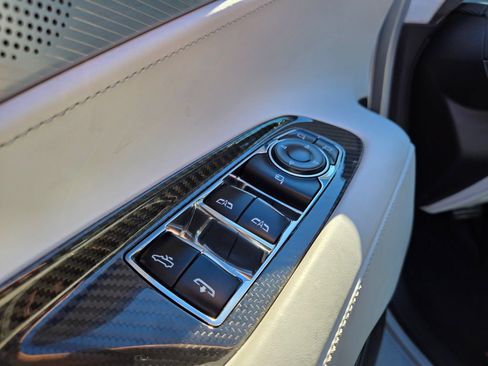 Used 2022 Chevrolet Corvette Stingray Premium Conv w/ Z51 Performance Package RWD image 15