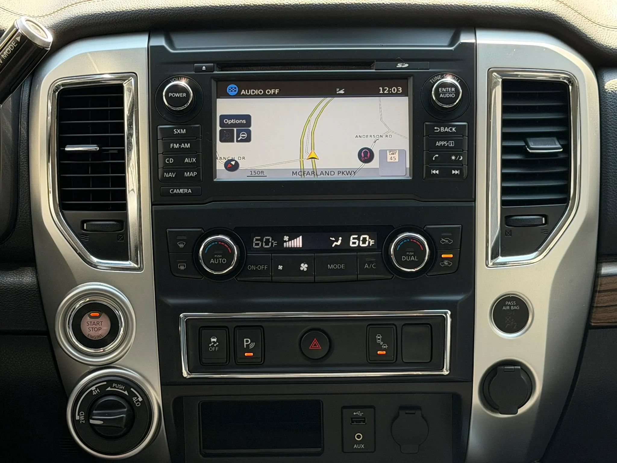 Used 2017 Nissan Titan SL AWD/4WD image 16