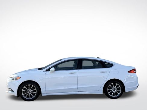 Used 2017 Ford Fusion SE w/ Equipment Group 602A image 12