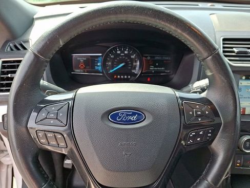 Used 2017 Ford Explorer XLT w/ Equipment Group 202A image 19