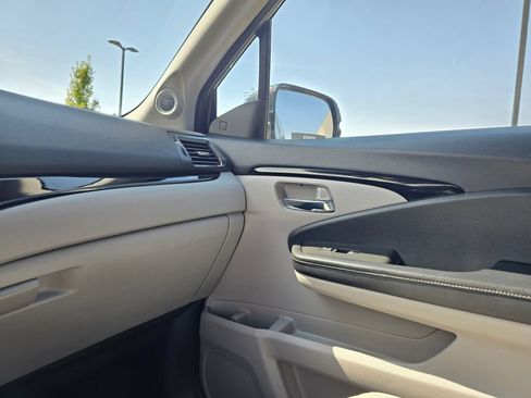 Used 2019 Honda Pilot Touring image 28