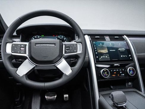 New 2025 Land Rover Discovery Dynamic SE image 38