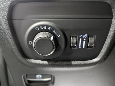 Used 2024 Jeep Grand Cherokee Altitude image 14