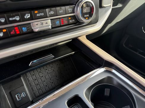 Used 2024 Ford Expedition Max XLT image 21