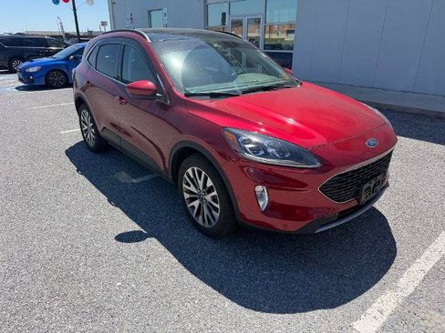 Certified 2021 Ford Escape Titanium w/ Class II Trailer Tow Package AWD/4WD image 2