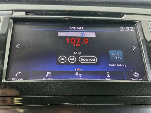 Used 2018 Nissan Rogue SV FWD image 21