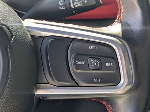 Used 2021 Jeep Gladiator Rubicon w/ Cold Weather Group AWD/4WD image 18