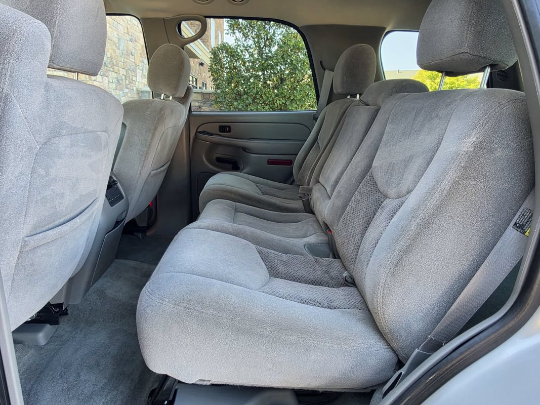 Used 2004 Chevrolet Tahoe LS w/ Preferred Equipment Group AWD/4WD image 17