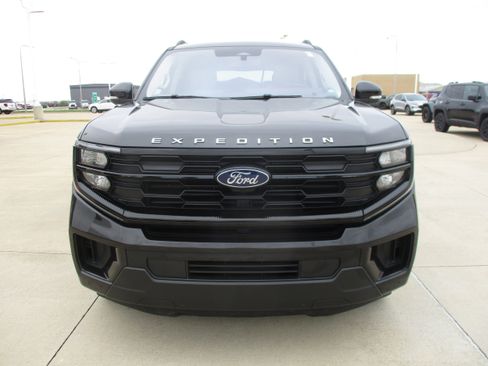 Used 2025 Ford Expedition Max Active AWD/4WD image 10