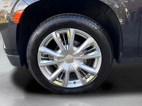 Used 2022 Chevrolet Suburban High Country AWD/4WD image 5