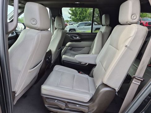 Used 2021 Chevrolet Tahoe Z71 w/ Luxury Package AWD/4WD image 38