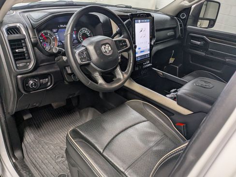 Used 2024 RAM 2500 Laramie AWD/4WD image 12