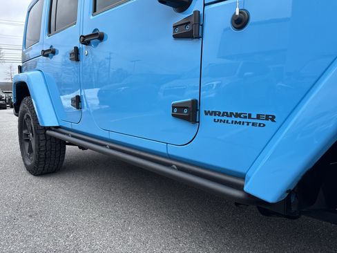 Used 2017 Jeep Wrangler Unlimited Sahara image 8