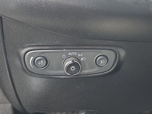 Used 2021 Chevrolet Equinox Premier w/ LPO, Cargo Package FWD image 26