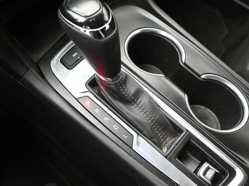 Used 2020 Chevrolet Equinox LT image 30