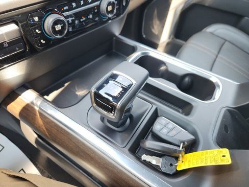 Used 2024 Chevrolet Silverado 1500 High Country w/ High Country Premium Package AWD/4WD image 56