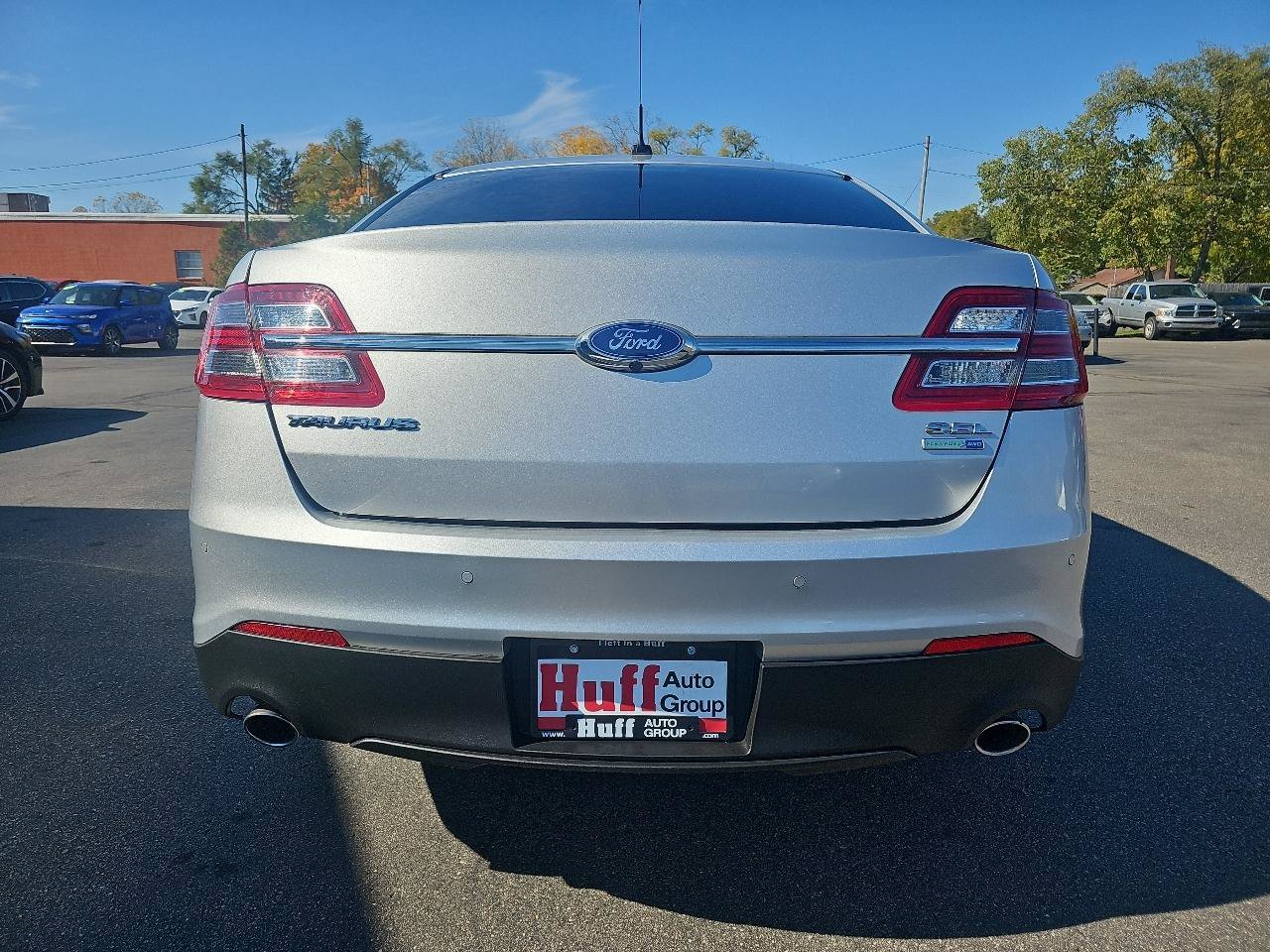 Used 2018 Ford Taurus SEL w/ Equipment Group 201A AWD/4WD image 4