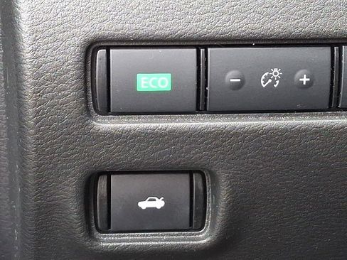 Used 2025 Nissan Sentra SV FWD image 23