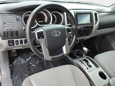 Used 2012 Toyota Tacoma PreRunner image 19