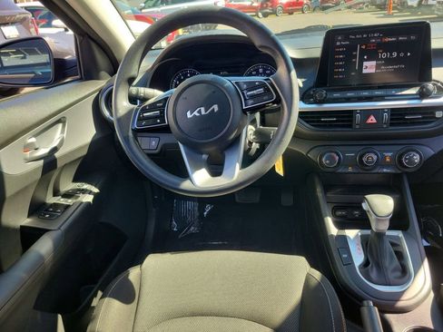 Used 2023 Kia Forte LXS w/ LXS Technology Package image 10