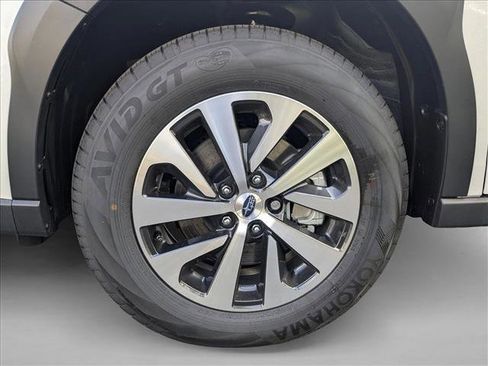 Used 2025 Subaru Outback Premium AWD/4WD image 10