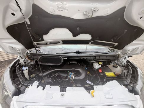 Used 2015 Ford Transit 250 130 Low Roof RWD image 12