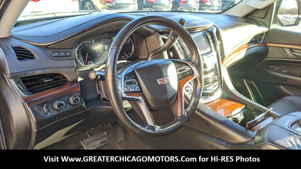 Used 2017 Cadillac Escalade ESV Luxury AWD/4WD image 15