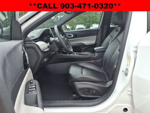Used 2025 Jeep Compass Limited AWD/4WD image 14