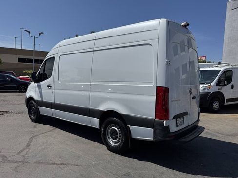 Used 2022 Mercedes-Benz Sprinter 2500 image 9