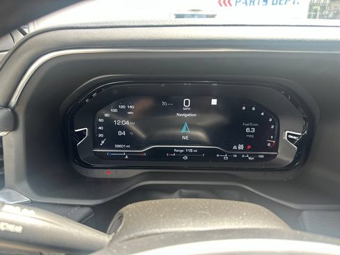 Used 2022 GMC Yukon XL Denali AWD/4WD image 7