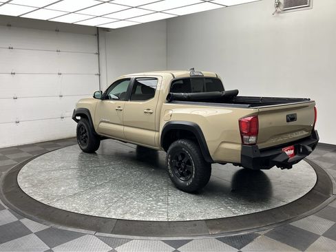 Used 2016 Toyota Tacoma TRD Off-Road w/ Towing Package AWD/4WD image 2